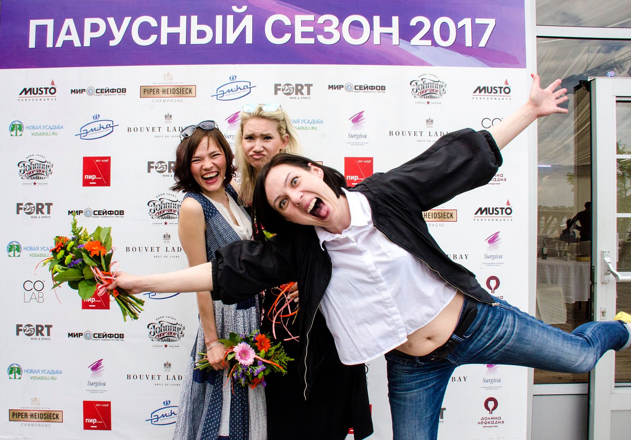 Блондинка за рулем, яхт-клуб ПИРогово, яхта эМ-ка, регата, парусный спорт, яхта, парус