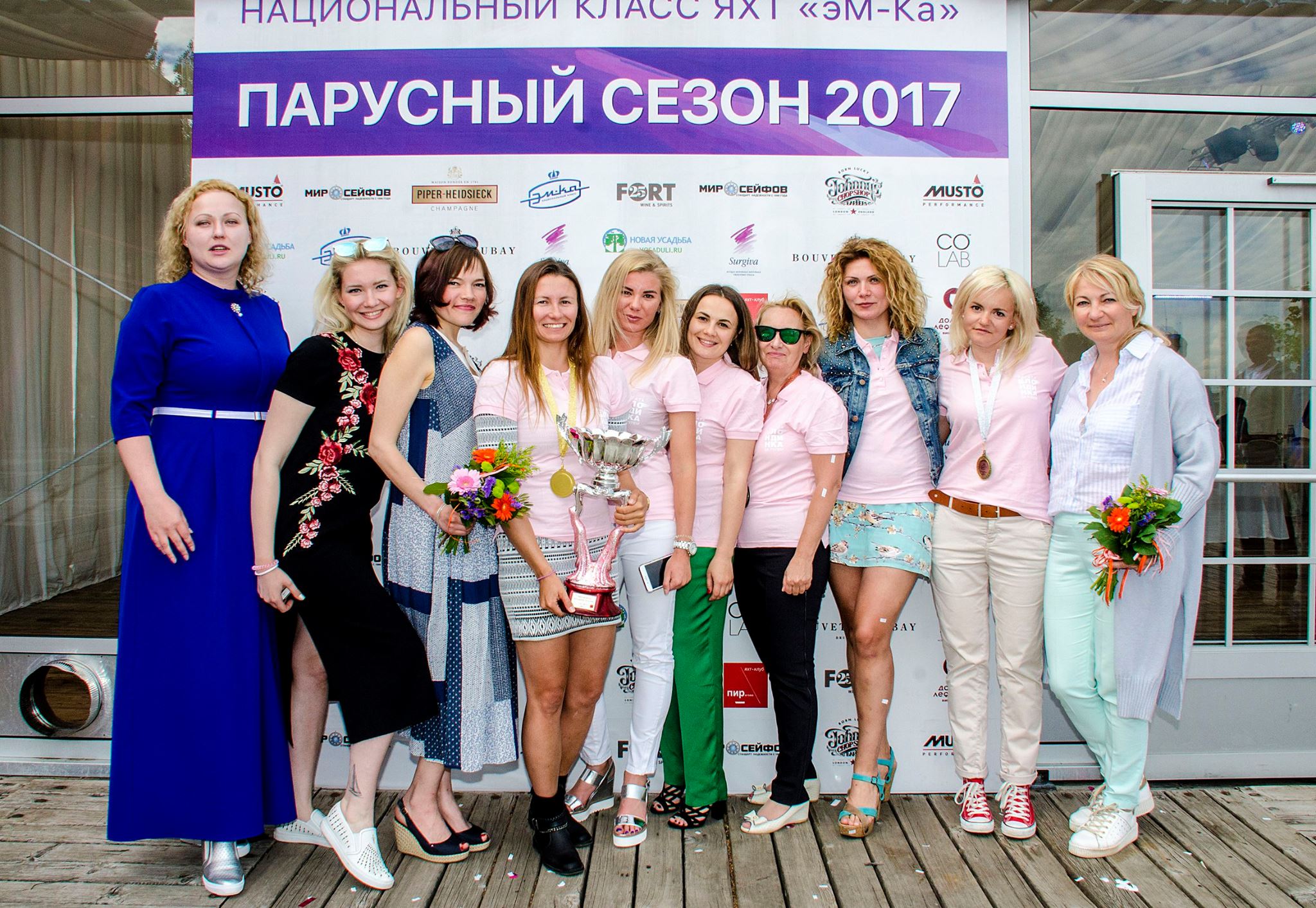 яхта эМ-Ка, блондинка за рулем, Алиса Кирилюк, Алина Доценко, Наталья Лобова, яхт-клуб ПИРогово