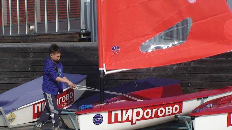 козлов вооружает парусную яхту ракета