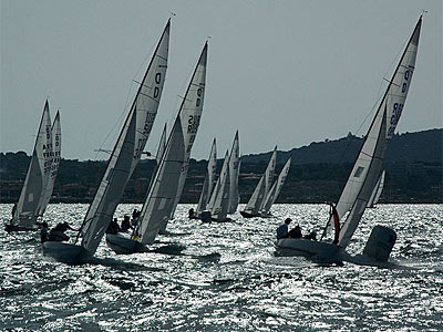 Новости. Международная регата Dragon Saint Tropez 2010. ПИРоговцы завоевали серебро.