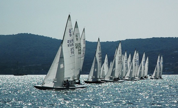 Новости. Международная регата Dragon Saint Tropez 2010. ПИРоговцы завоевали серебро.