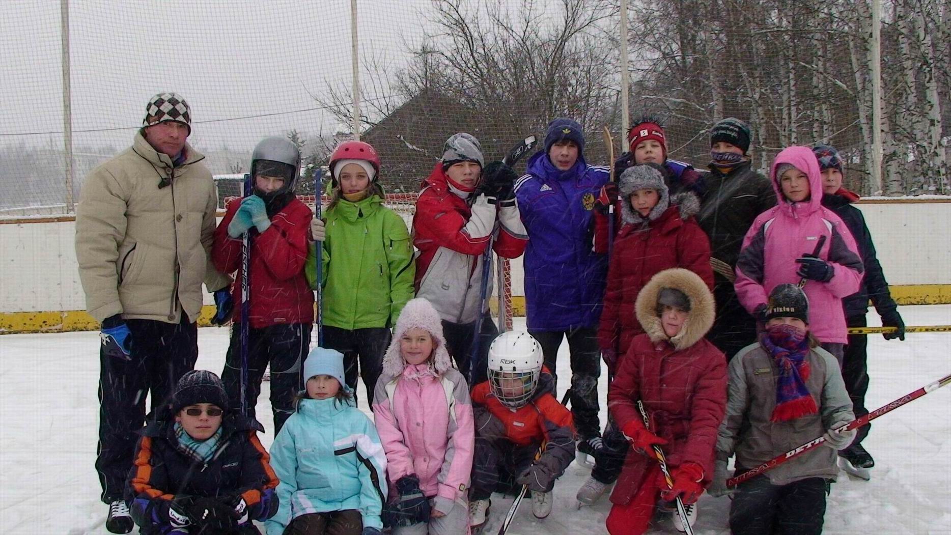 ученики ДПШ Пирогово в хоккейном матче, яхт-клуб Пирогово